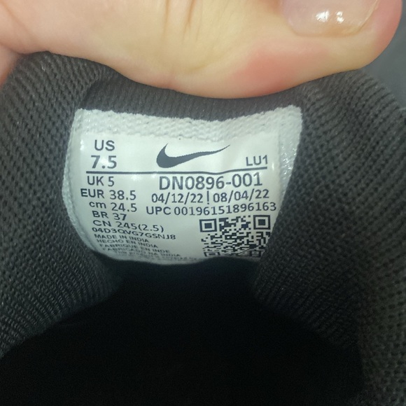 Womens Nike Air Max Bella TR.  Smoke dark gray and metallic copper.Size 7.5 - Picture 7 of 8